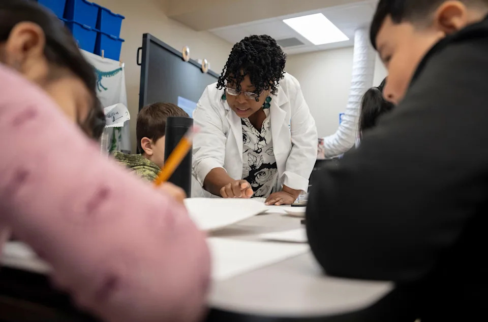 Tennessee teachers weigh in on pay, culture, cell phones and more in new survey