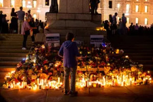 Hundreds gathered for a vigil honoring assassinated state Rep. Melissa Hortman and her husband, Mark Hortman, outside of the Minnesota State Capitol on June 18 in St. Paul. (Photo by Nicole Neri/Minnesota Reformer)