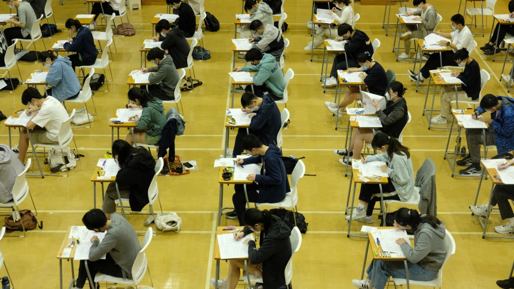 回應雙非湧港升大學　教育局：人口及學位估算時已考慮雙非兒童