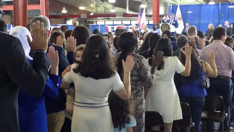 Nearly 400 people become U.S. citizens at Illinois State Fair