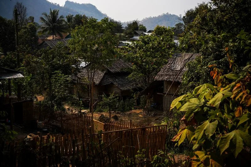 Thailand grants some Myanmar refugees right to legal work