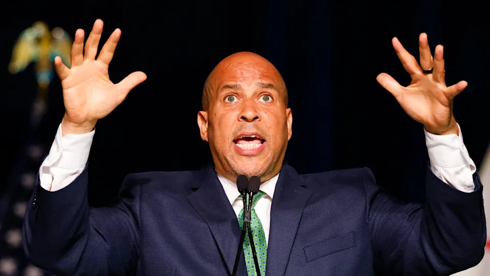 Cory Booker does dramatic pose