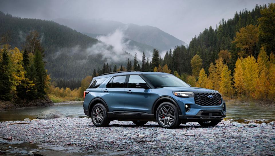 Ford Drops Attractive 2025 Explorer Lease Offer for July