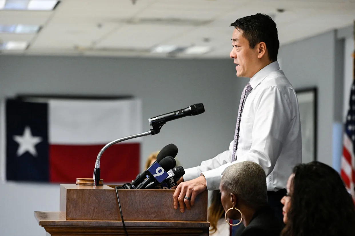 Democrats who fled Texas to block the GOP's redistricting effort plot their exit strategy