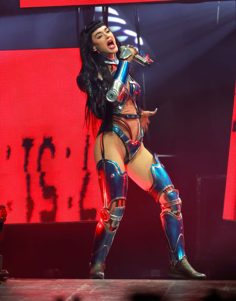 Las botas mexicanas que se robaron el show de Katy Perry en Nashville