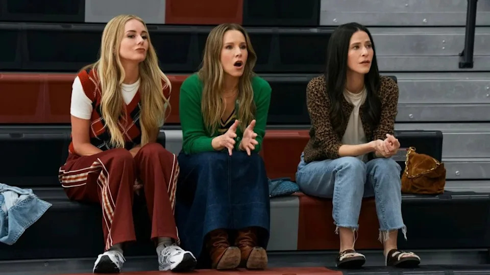 (L to R) Justine Lupe as Morgan, Kristen Bell as Joanne, Jackie Tohn as Esther in episode 202 of Nobody Wants This. Cr. Erin Simkin/Netflix © 2025