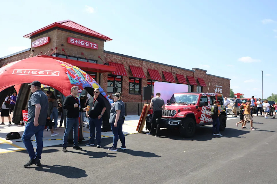 Sheetz giving away hot dogs, $100 gift cards Labor Day weekend. How to get yours in Ohio