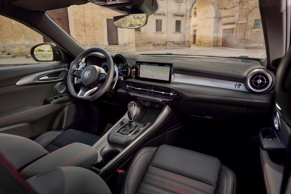 Why The 2025 Alfa Romeo Tonale Tributo Italiano Is The Right Sized Alfa You Can Afford