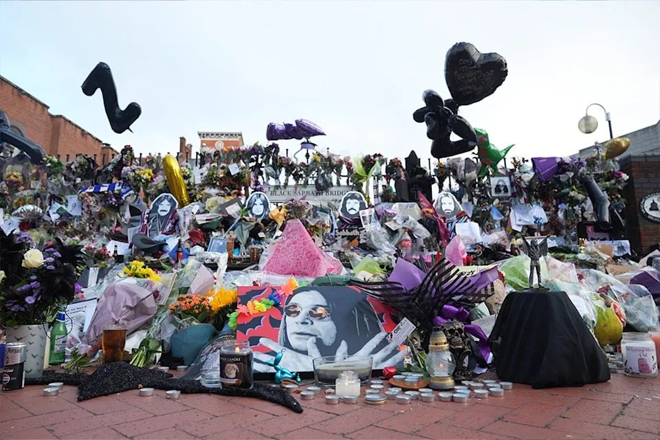 <p>Tributes for the Rock Legend</p>