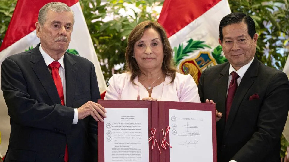 Peru grants amnesty to security forces accused of abuse during fight against rebel groups