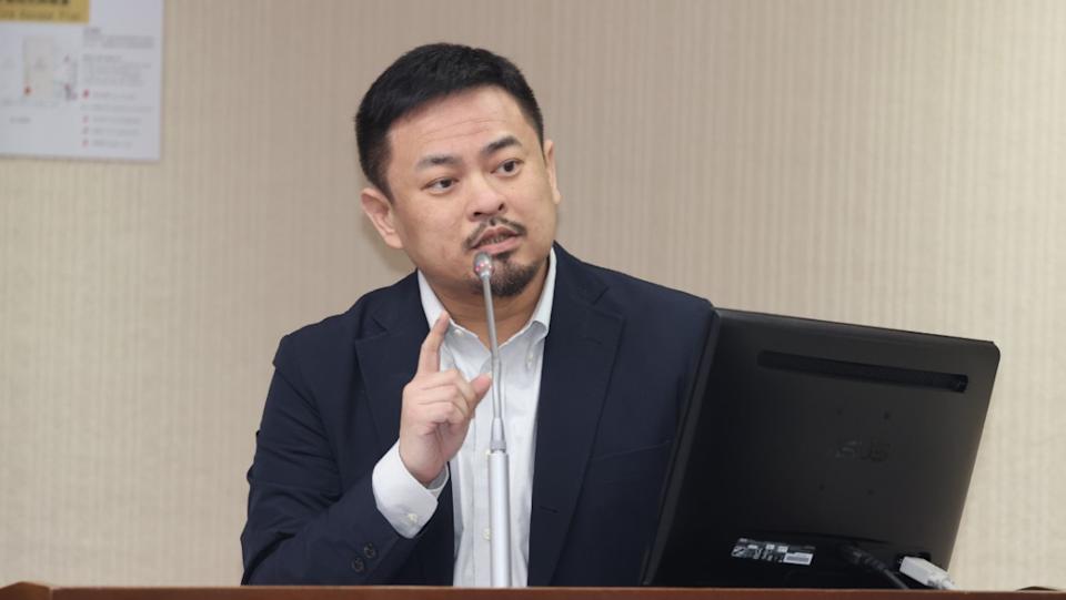 藍批羅景壬「就安基金」千萬補助涉弊 洪申翰：已啟動檢討開口合約程序