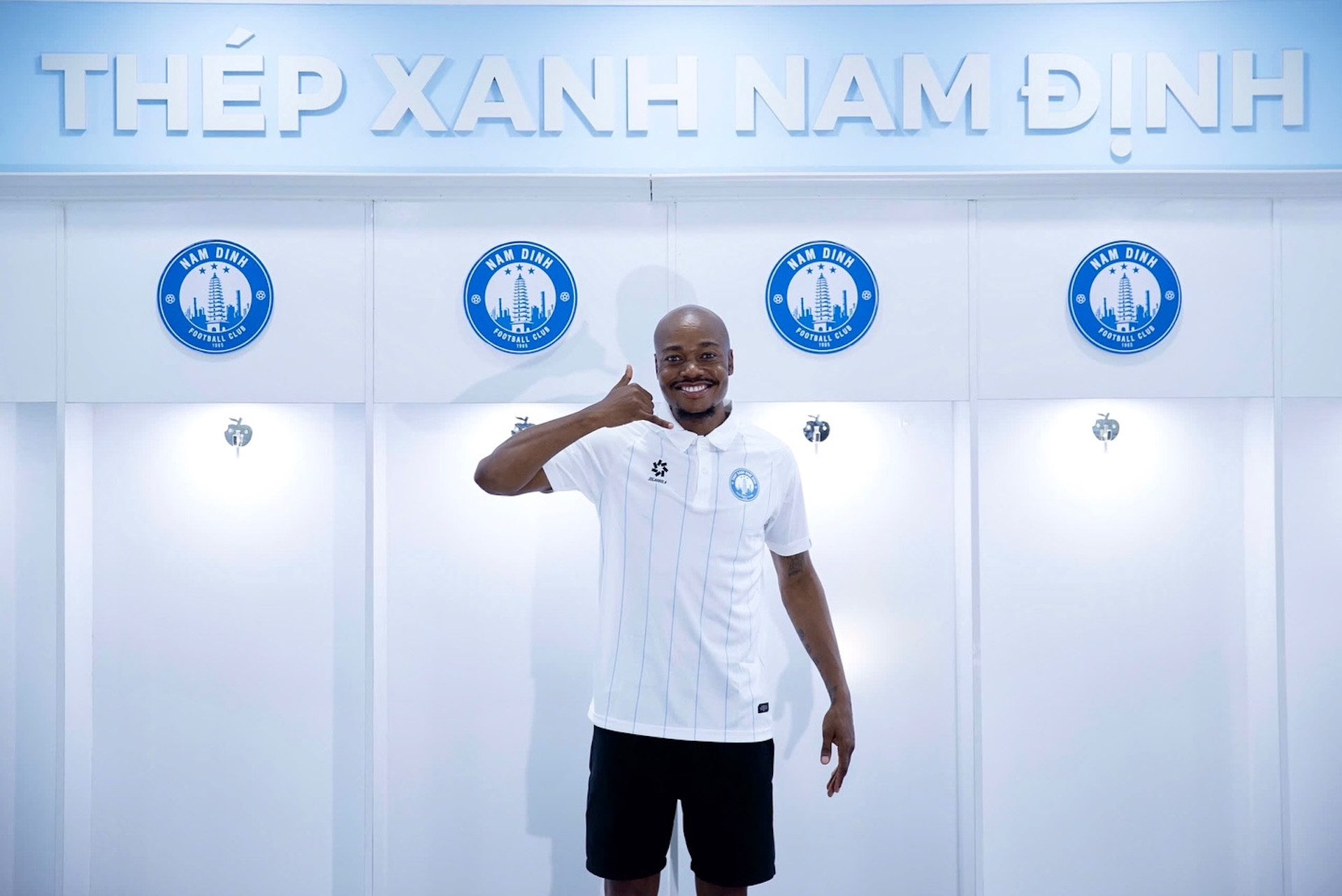 V-League đổi vận, chờ tuyển Việt Nam... lên đời