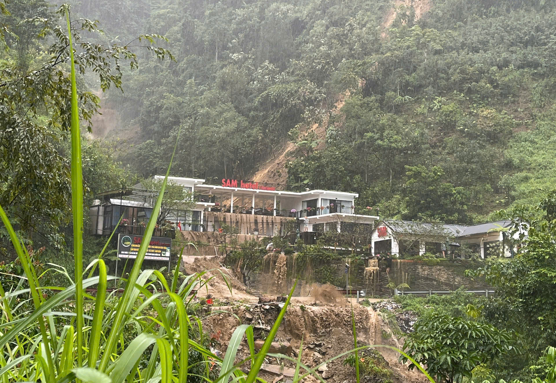 Lào Cai xuất hiện lũ ống