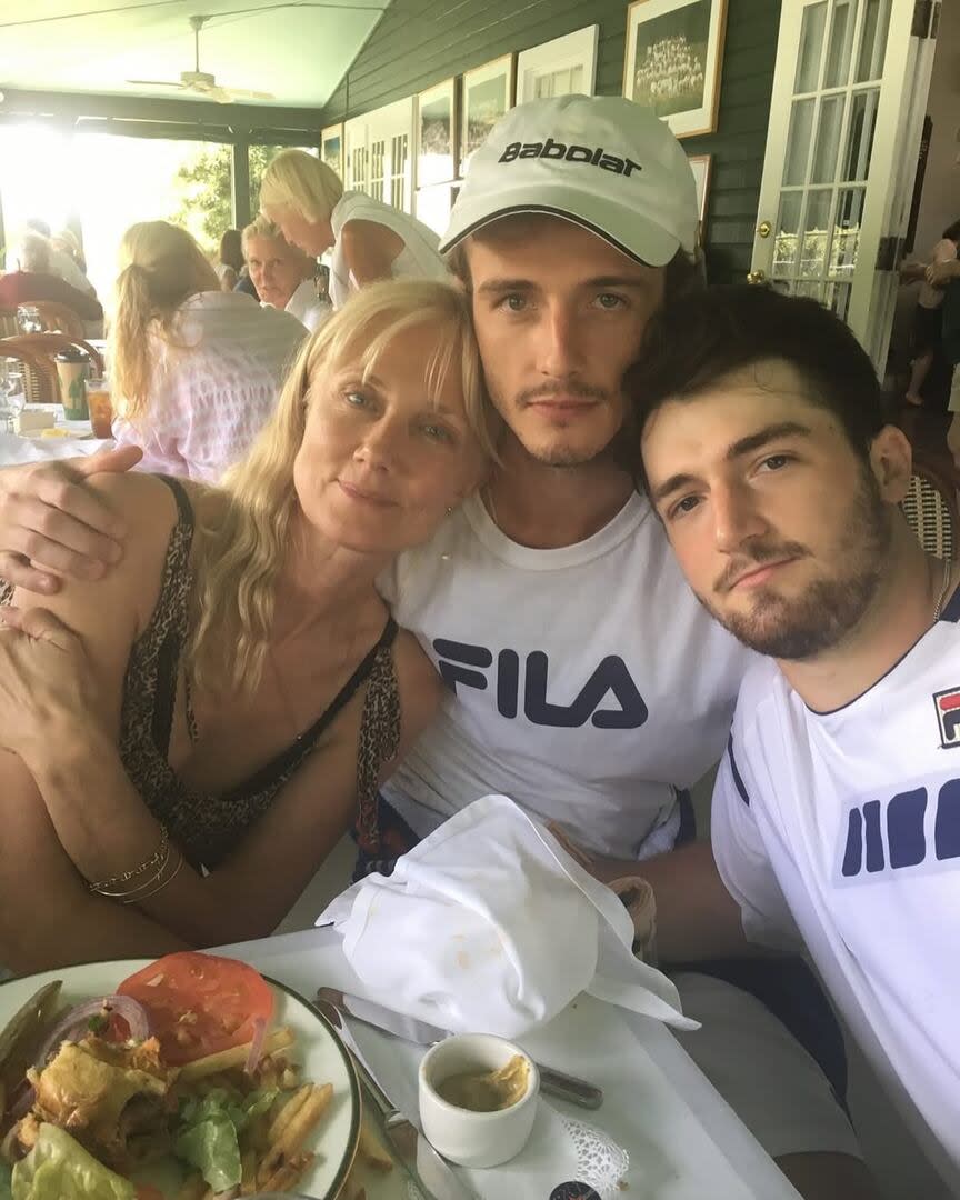 Joely junto a sus sobrinos Micheál y Daniel, los hijos de su hermana Natasha y Liam Neeson