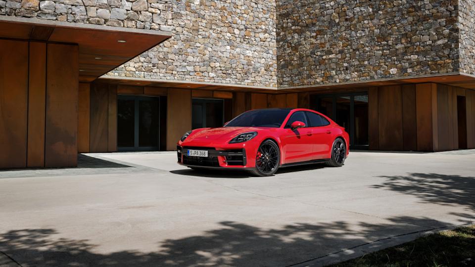 2025 Porsche PanameraPorsche