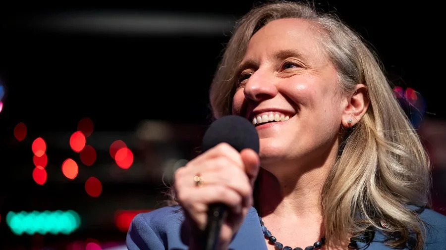 Virginia police group splits ticket, backing Spanberger and downballot Republicans