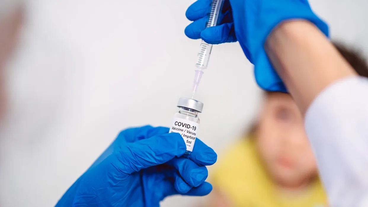 Pediatricians’ association recommends COVID-19 vaccines for toddlers and some older children, breaking with CDC guidance