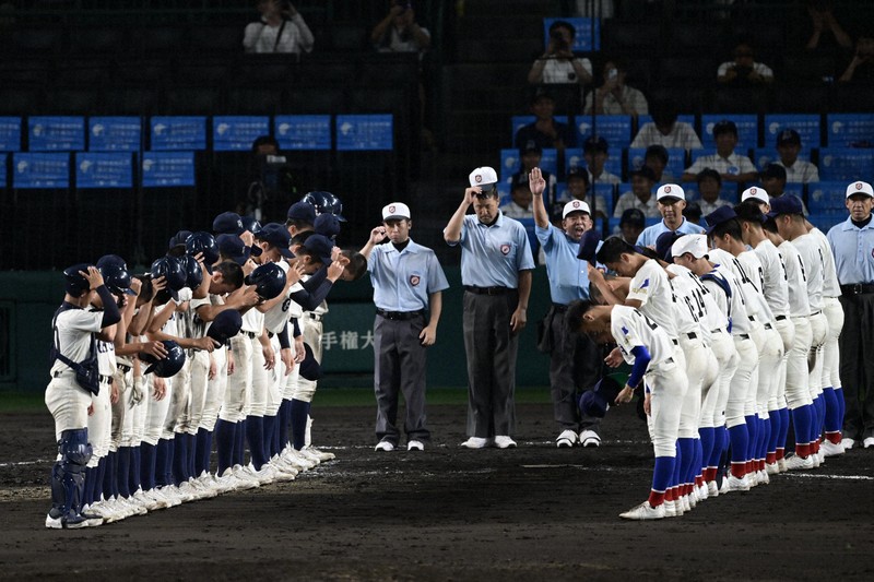 継続試合ルールのはずが異例の1イニング延長、理由は？　夏の甲子園