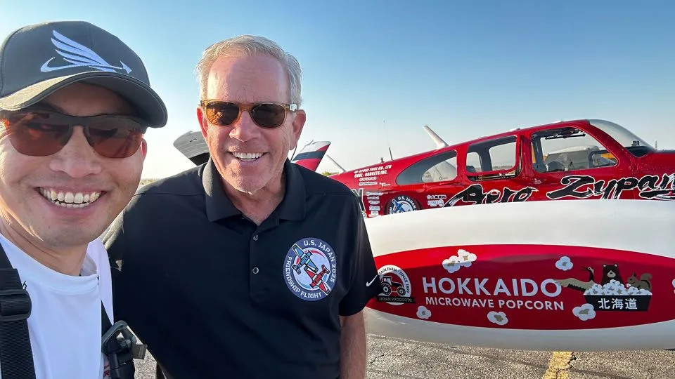 Pilots take off on friendship flight to commemorate 80th anniversary of atomic bombings of Japan