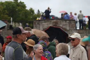 Americans and Canadians mingle during an event celebrating the friendship between the two nations on Aug. 9, 2025, at the International Peace Garden near Dunseith, North Dakota. (Photo by Mary Steurer/North Dakota Monitor)