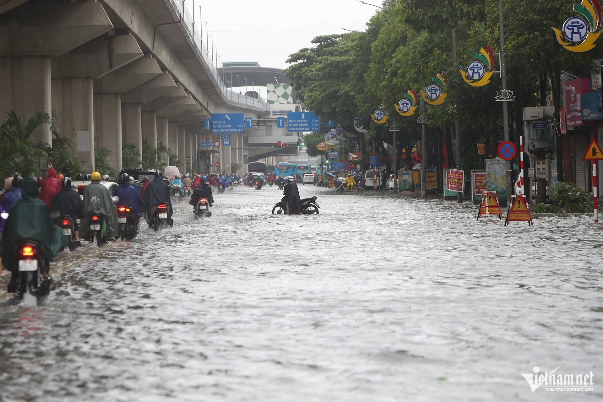 Dự báo thời tiết 27/8/2025, Thanh Hóa có giông, Hà Nội mưa giảm dần từ chiều