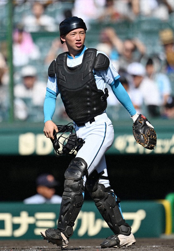山梨学院の横山悠＝阪神甲子園球場で2025年8月19日、西夏生撮影
