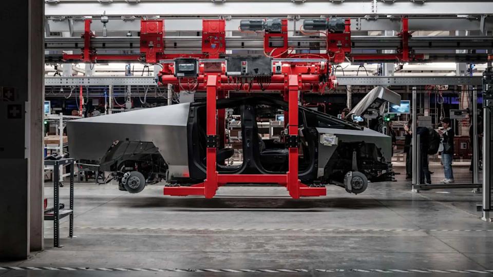 Tesla Cybertruck - Production LineTesla