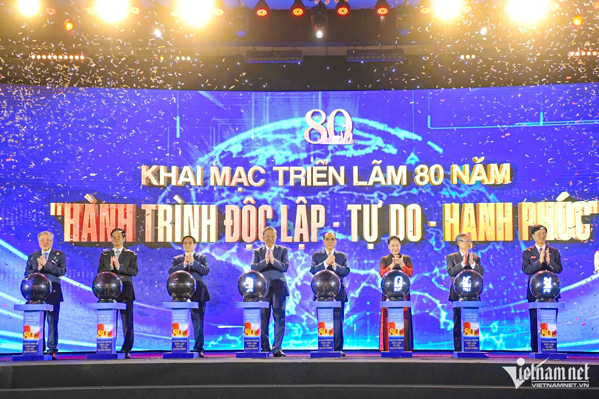 36 chữ Thủ tướng đúc kết tại triển lãm 80 năm thành tựu đất nước