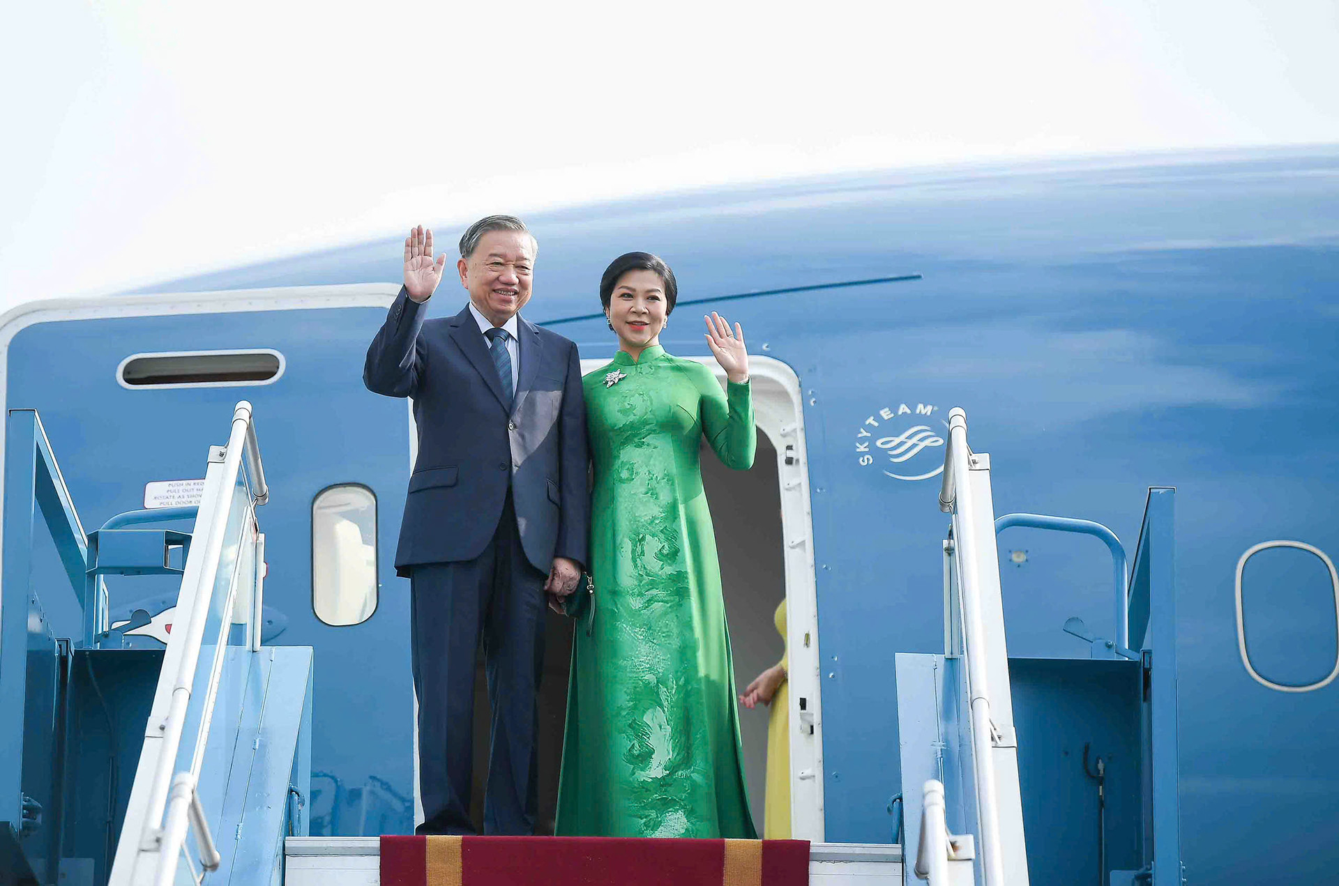 Tổng Bí thư Tô Lâm và Phu nhân lên đường thăm Hàn Quốc