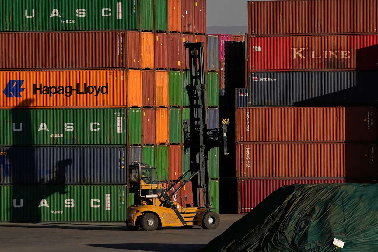 US tariffs put 30,000 South African jobs at risk, officials say