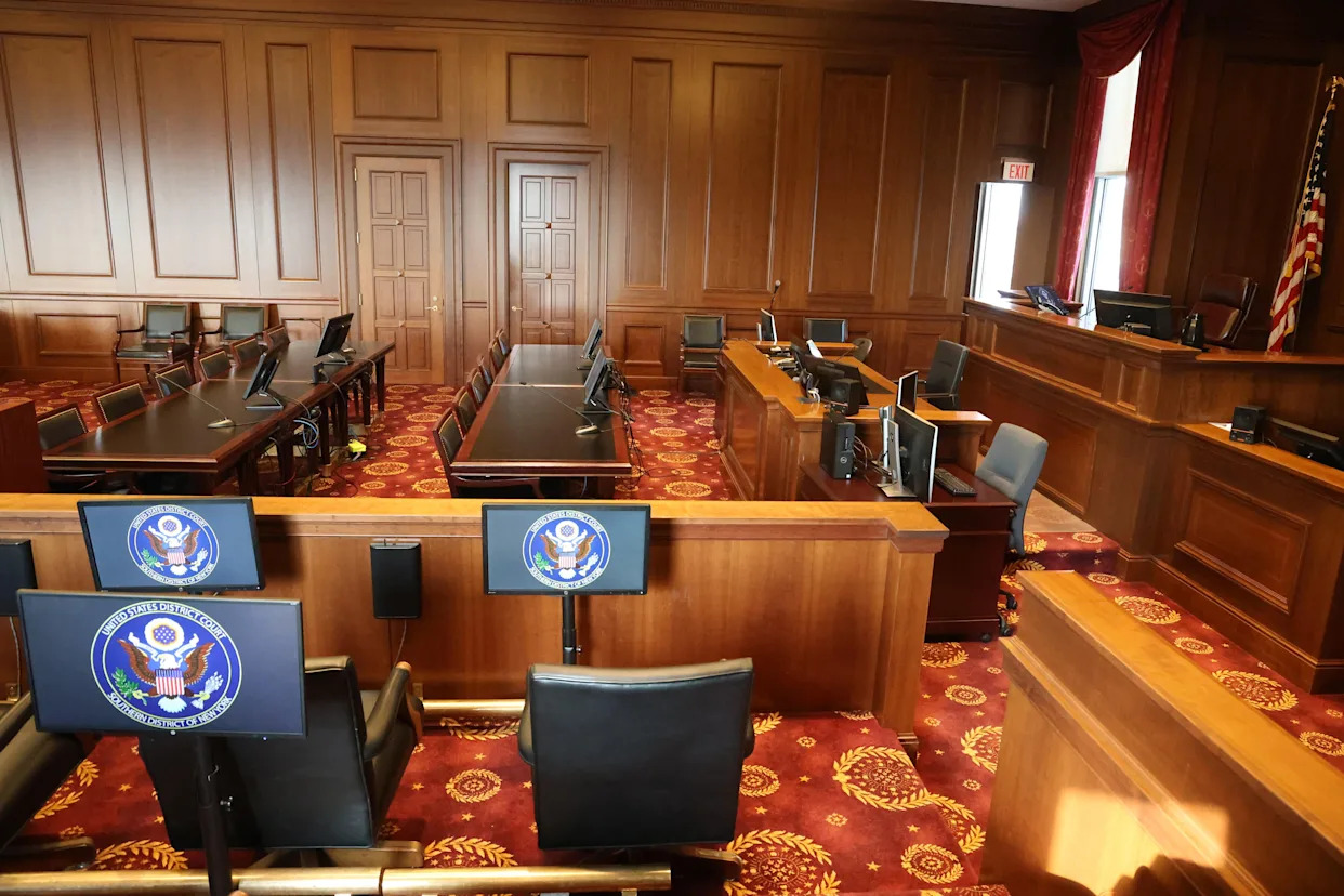 Defense lawyers for needy clients feel squeeze after federal funds dry up