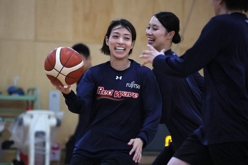 バスケットボール女子　新監督のもと3連覇を目指す富士通が練習公開