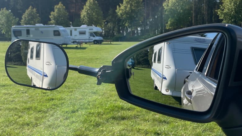 tow mirrors on car
