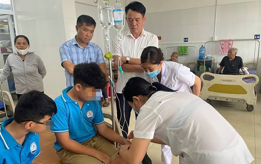 27 học sinh nhập viện, chưa xác định được nguyên nhân