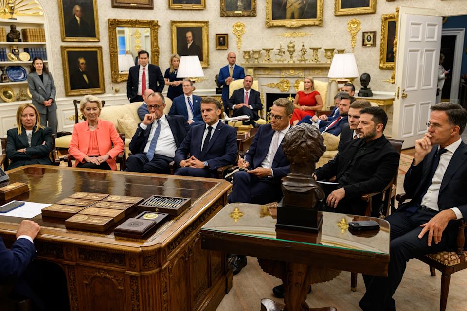 Las fotos en Casa Blanca que dicen más que mil palabras sobre el liderazgo de Trump en la cumbre con europeos