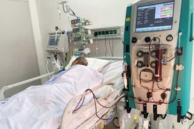 Sự nhạy cảm của bác sĩ cứu người đàn ông suy đa tạng nguy kịch