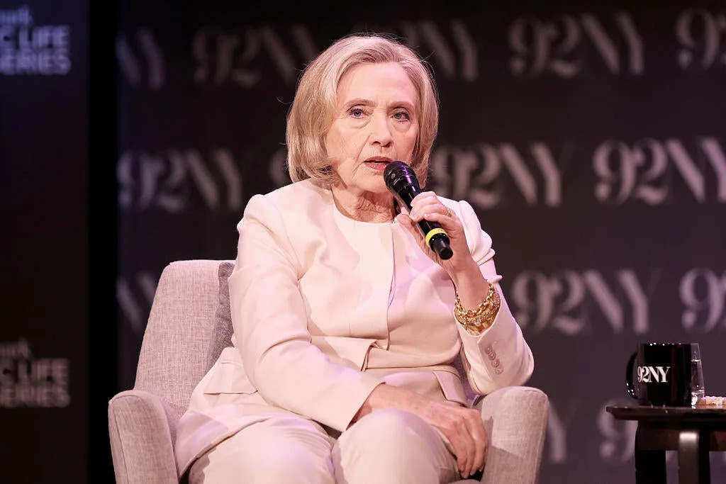 Clinton says Trump should get Peace Prize if he ends Ukraine war without concessions