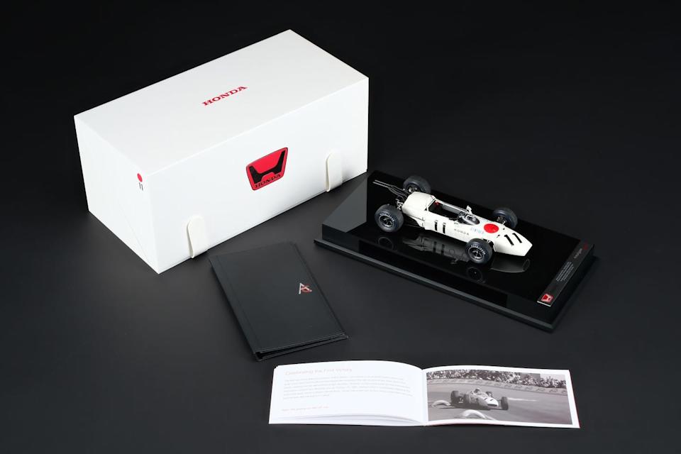 honda ra272 1:18 scale model and items