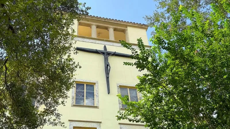 Catholic priest who worked in Florida faces child abuse accusations, lawsuit
