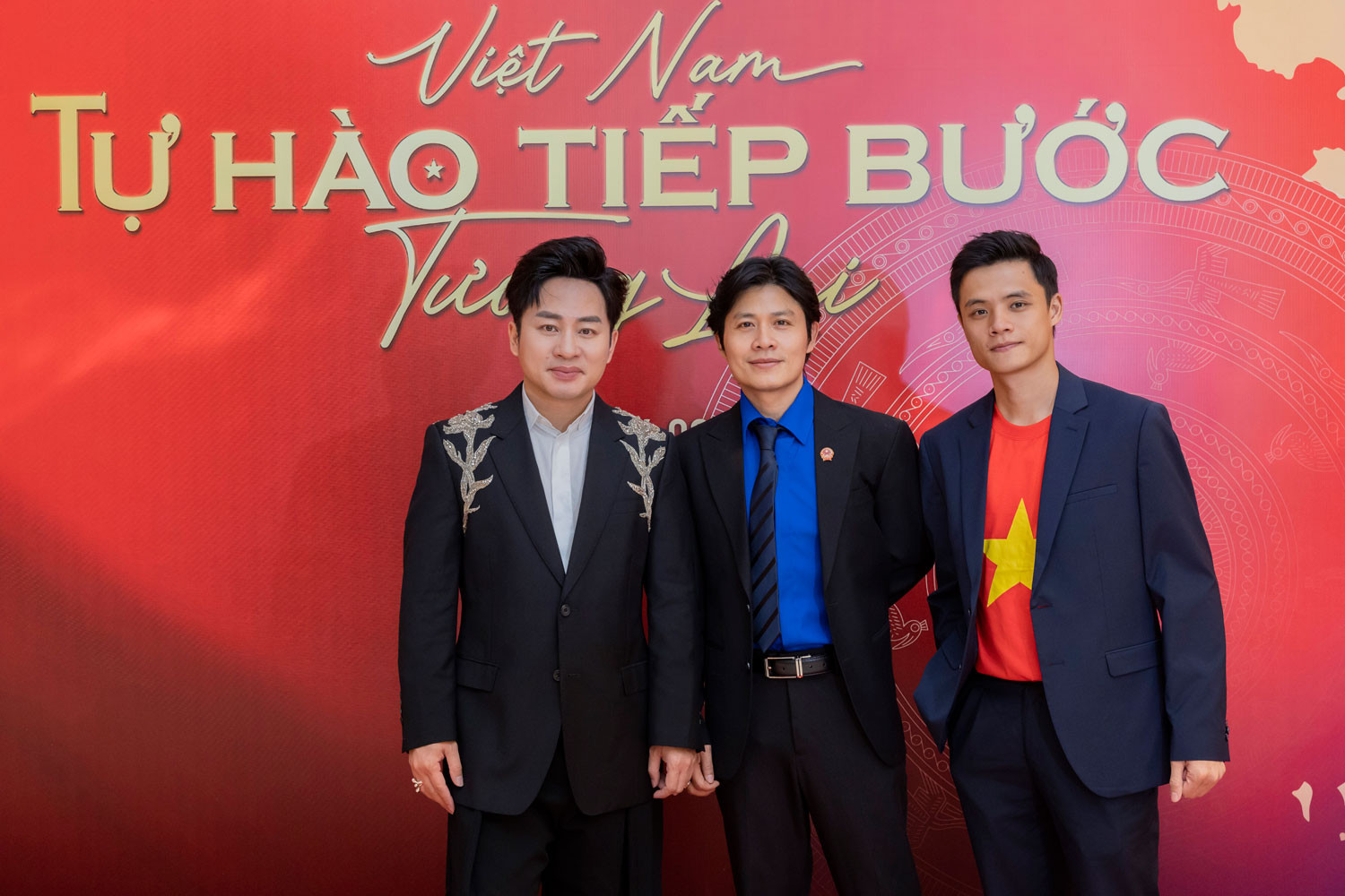 Tùng Dương: 'Nguyễn Văn Chung rất hiền, chiều tôi hơn chiều người yêu'