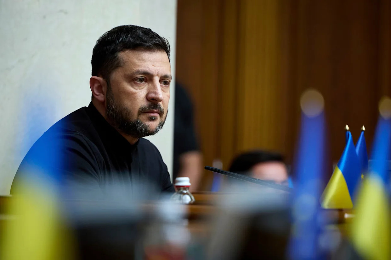 White House is considering inviting Zelenskyy to Alaska