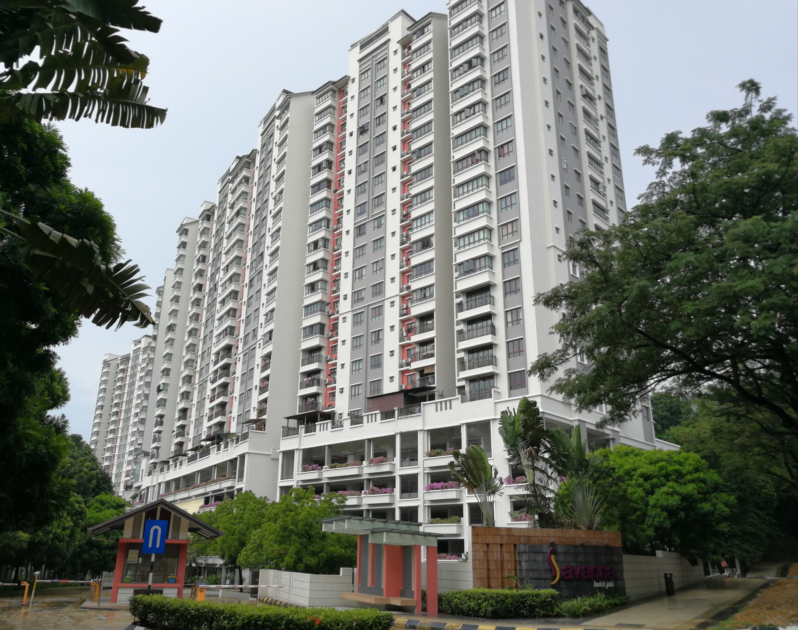 Trèo lên tầng 20 chung cư tìm bạn gái lúc 3h sáng, thanh niên ngã tử vong