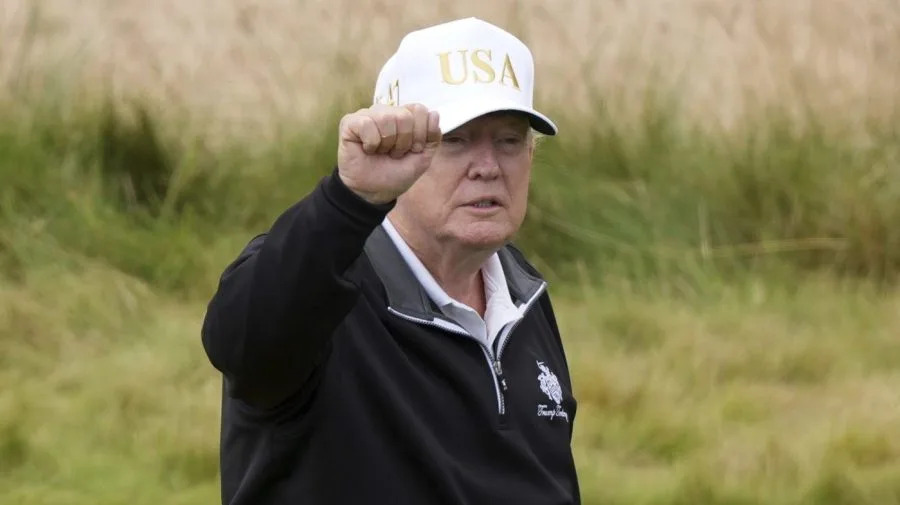 Watch live: Trump signs executive order on sports council, fitness test