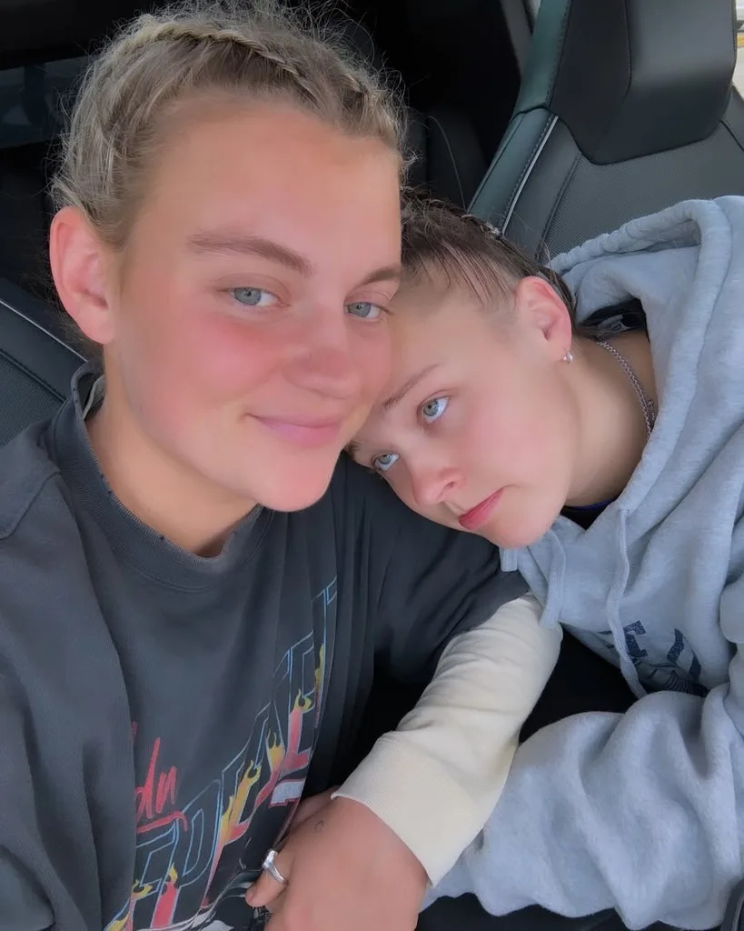 <p>JoJo Siwa & Kath Ebbs</p>