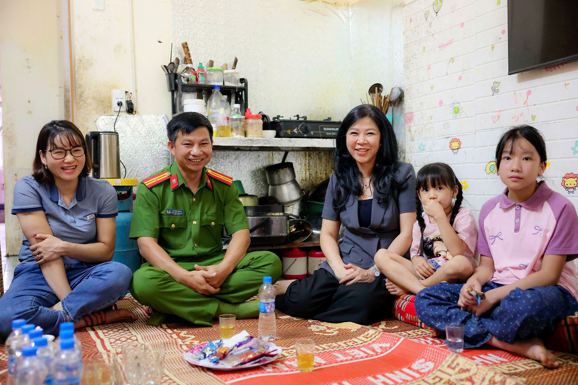 Phu nhân Tổng Bí thư thăm gia đình liệt sĩ, thương binh tại Sơn La