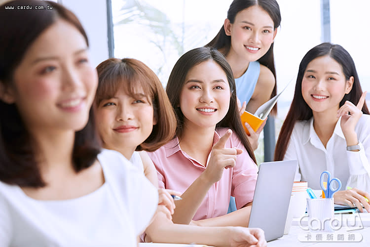 上半年平均月薪25年新高 薪資兩極化現象嚴重
