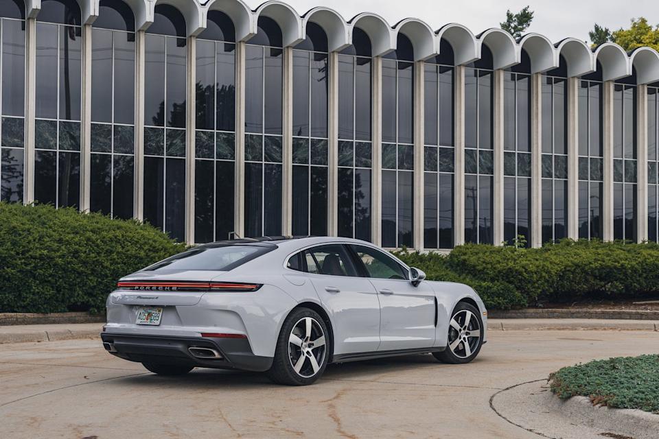 2025 porsche panamera 4 ehybrid