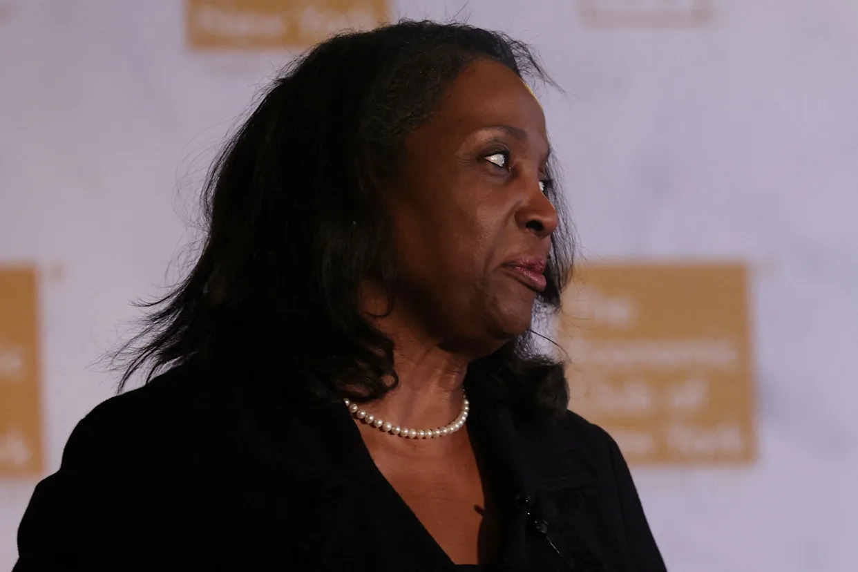 Fed governor targeted with mortgage fraud probe