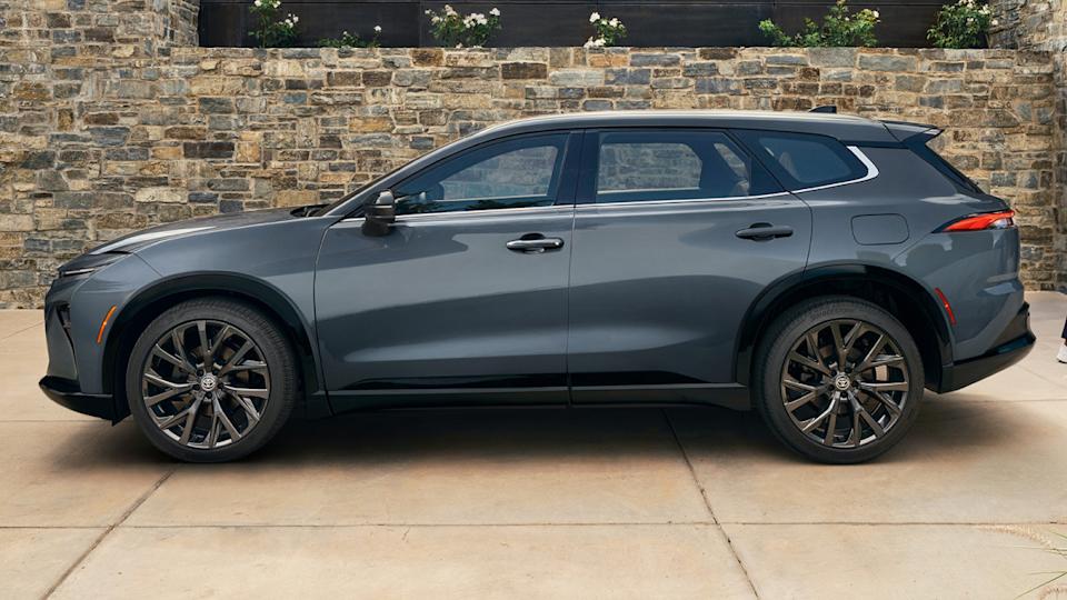Toyota Launches Luxurious 2025 Crown Signia Lease Offer For August