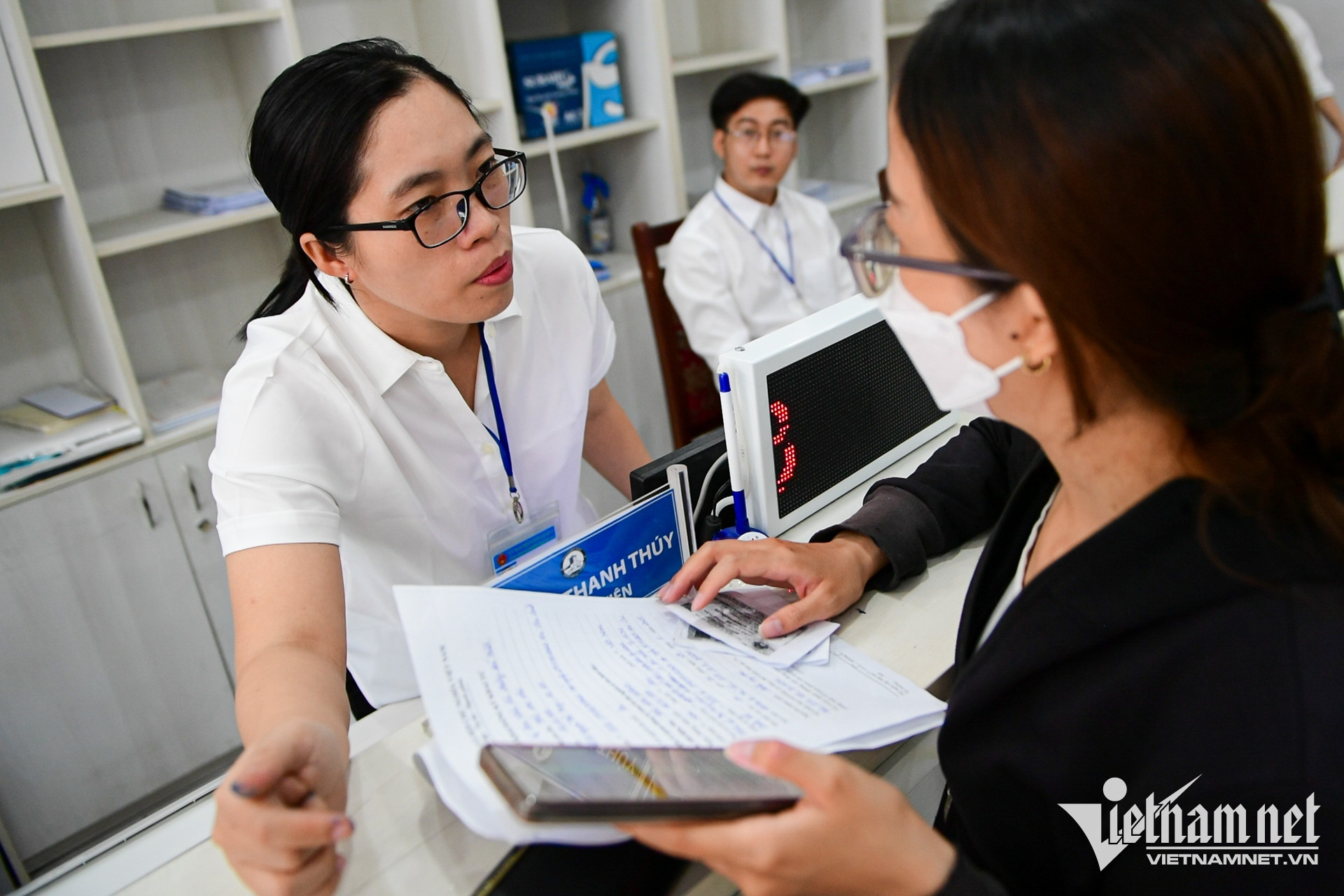 Bộ Nội vụ trả lời về chính sách tiền lương, phụ cấp mới nhất của cán bộ, công chức